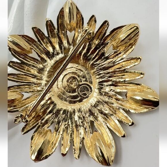 St. John brooches  - Picture 3 of 9